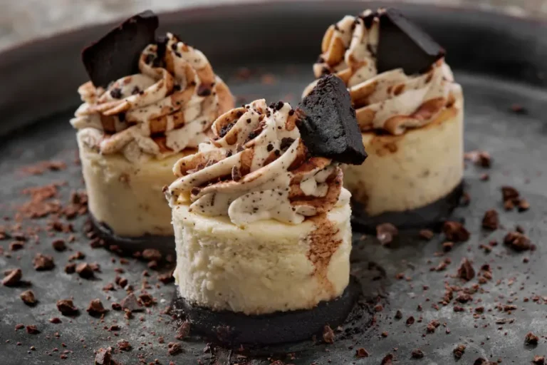 Mini Kit Kat Cheesecakes