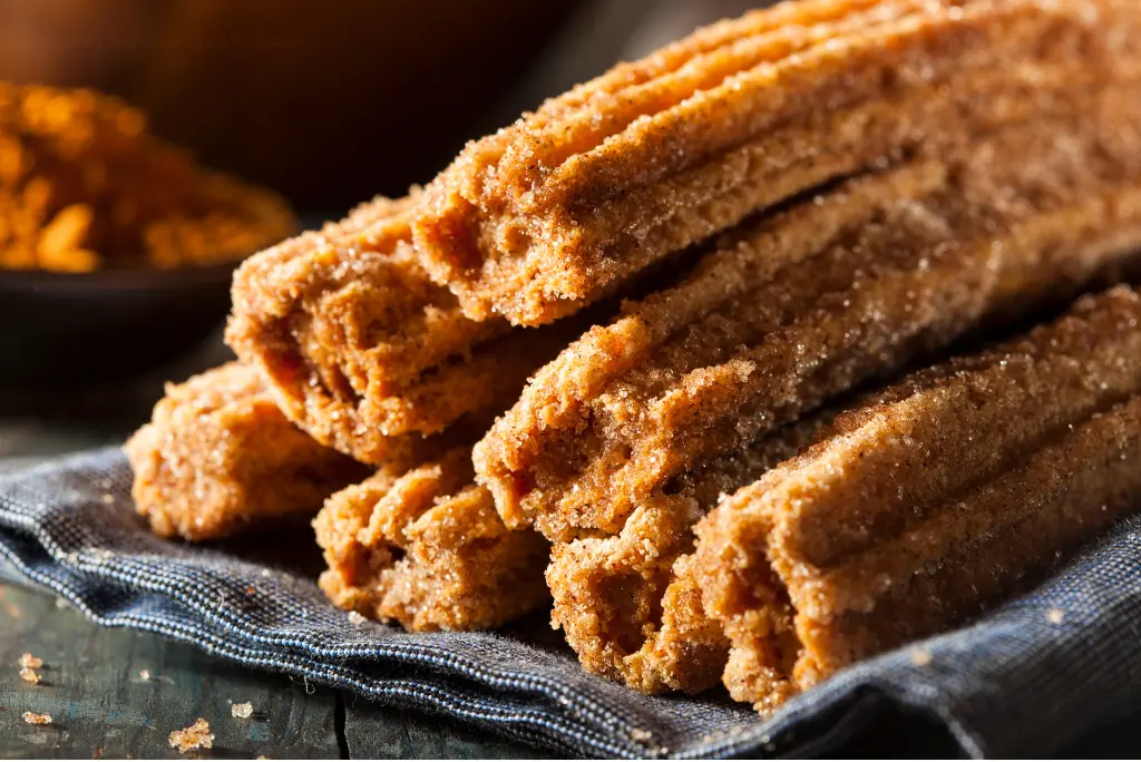 Simple Churro Cheesecake